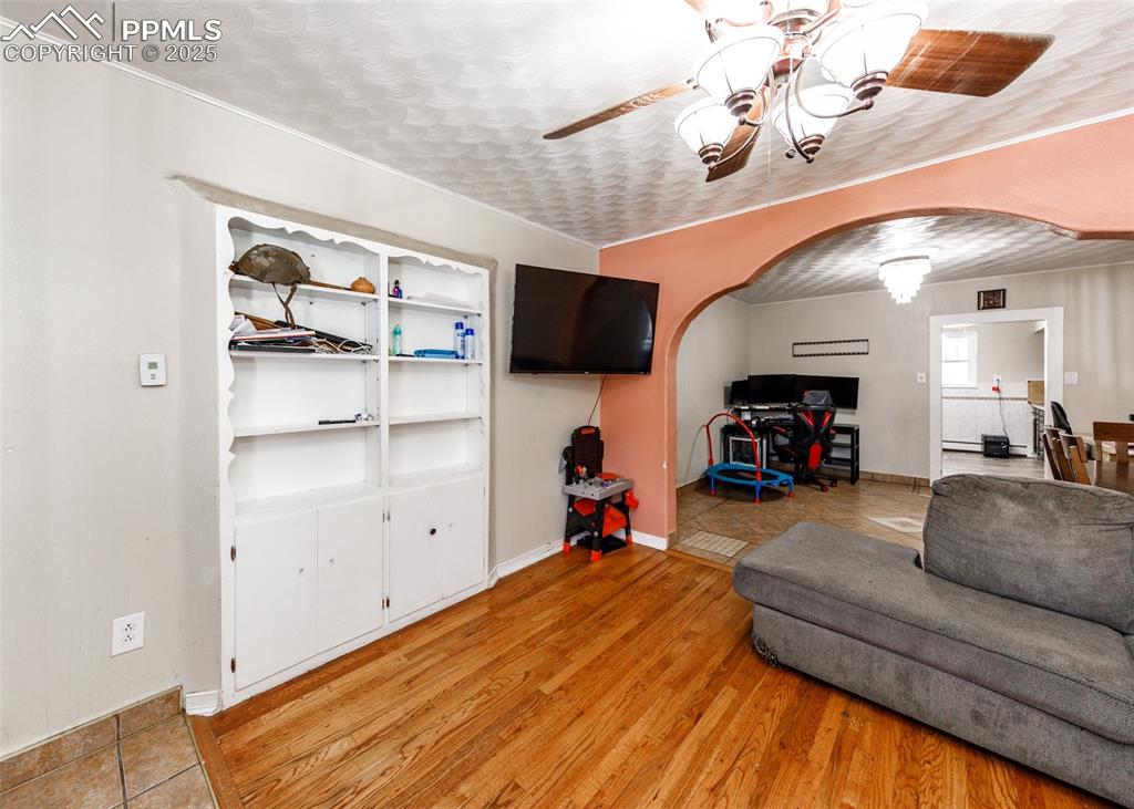 Image 8 of 24: Living Room