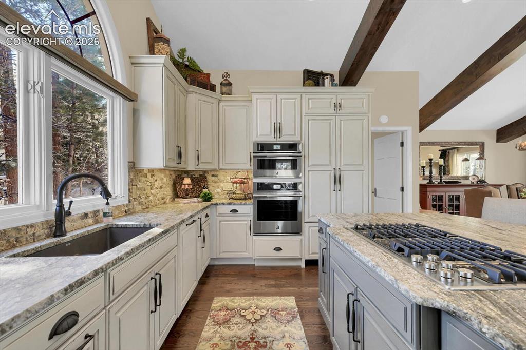 Image 13 of 42: Kitchen