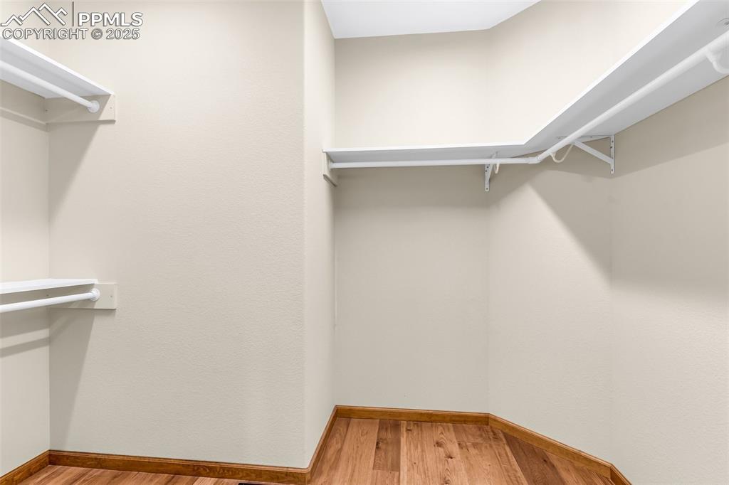 Image 23 of 46: Closet