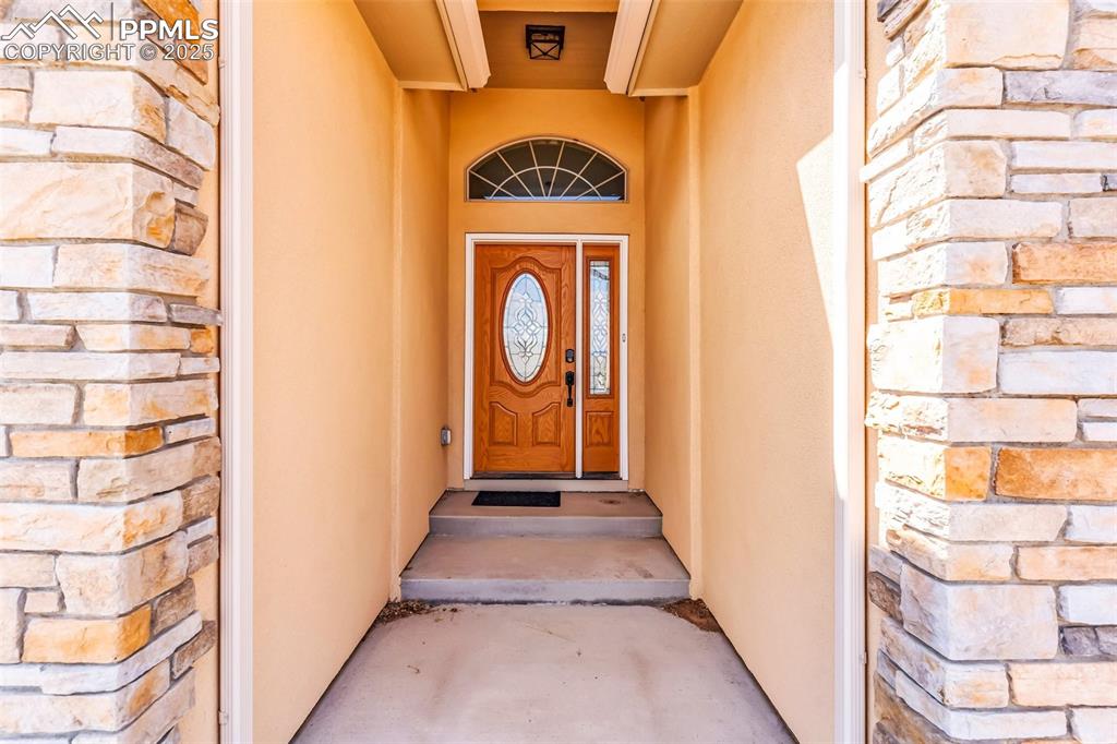 Image 5 of 46: Entry