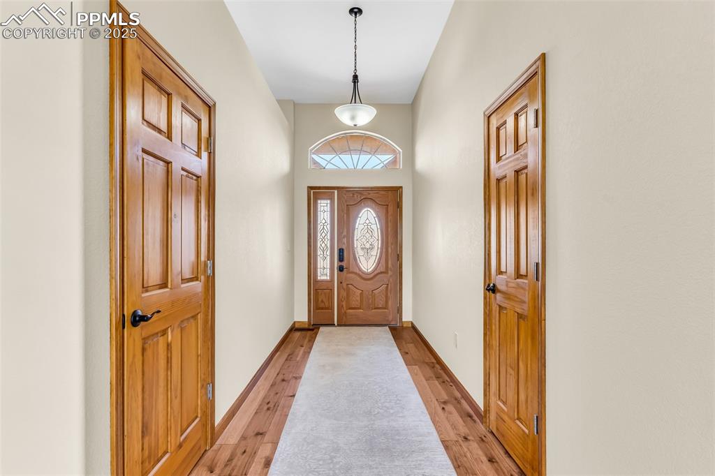 Image 6 of 46: Entry
