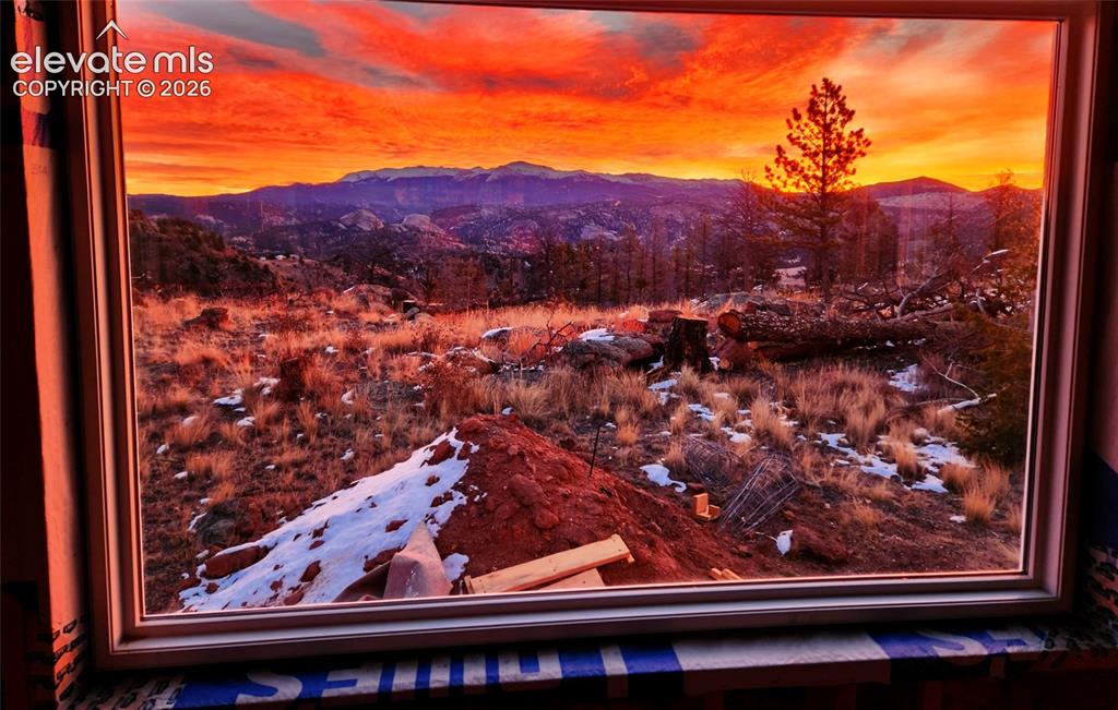Image 22 of 50: Interior View from a Spectacular Sunrise