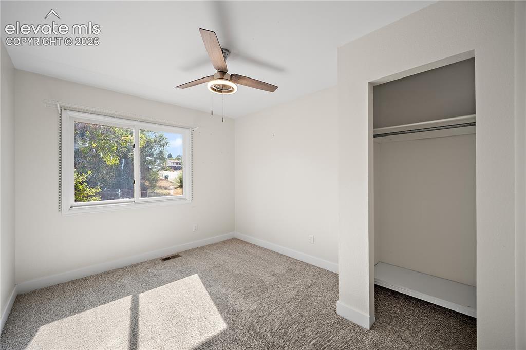 Image 18 of 49: Bedroom