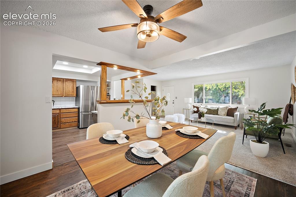 Image 7 of 49: Dining Area