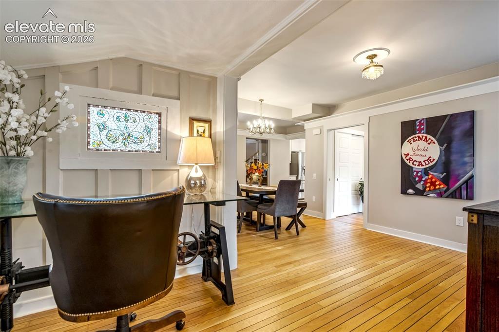 Image 12 of 50: Dining Area