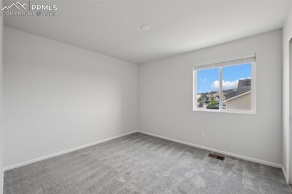 Image 20 of 30: 3rd bedroom