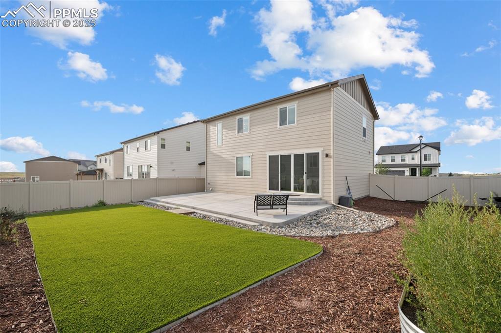 Image 27 of 30: Rear view of property 