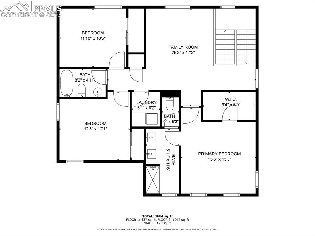 Image 30 of 30: View of room layout