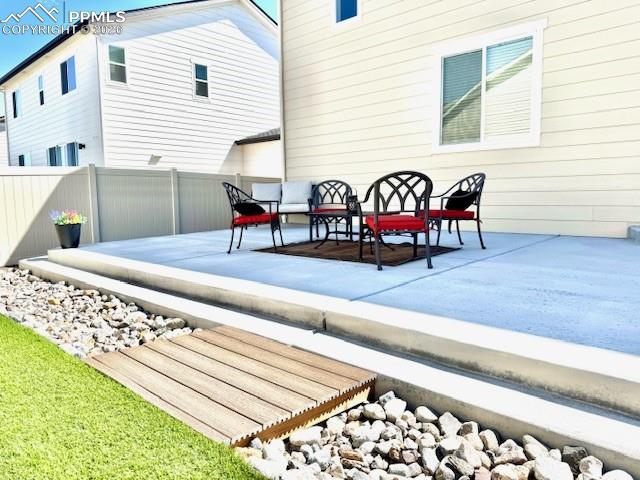 Image 31 of 34: Large patio