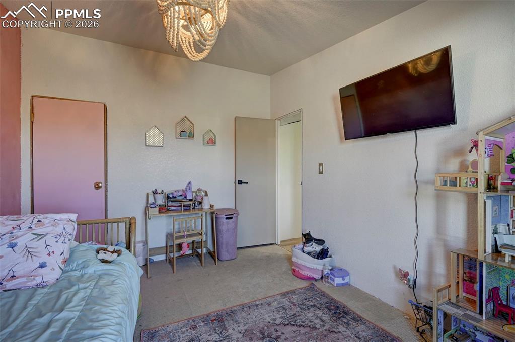 Image 30 of 46: Bedroom