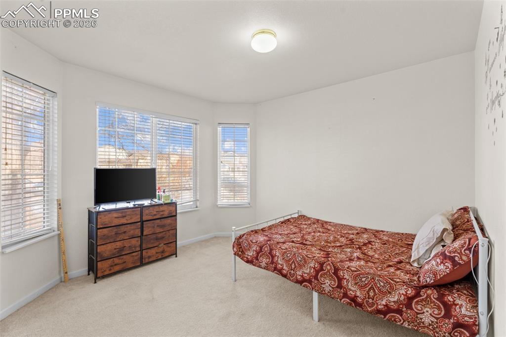 Image 16 of 36: Bedroom