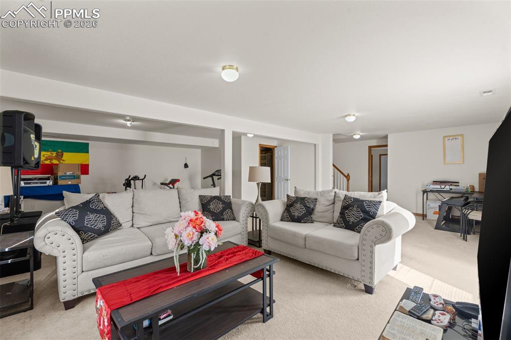 Image 19 of 36: Living Room