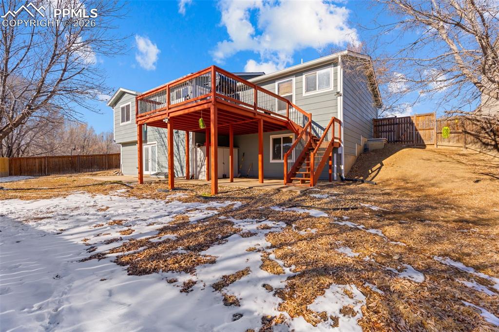 Image 26 of 36: Back of Structure