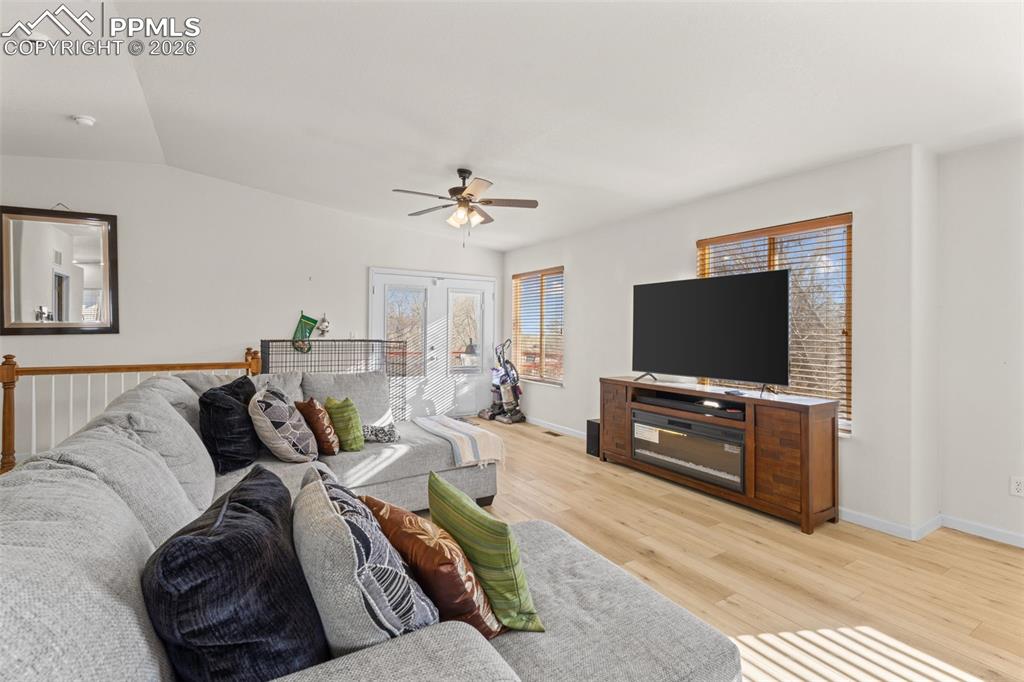 Image 6 of 36: Living Room