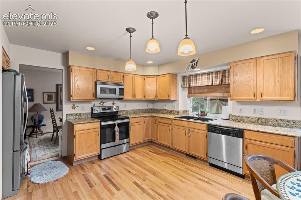 Image 10 of 48: Kitchen
