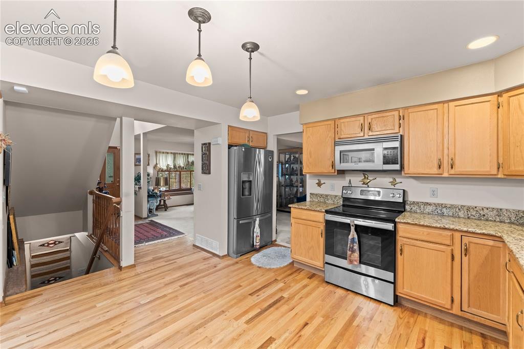 Image 9 of 48: Kitchen