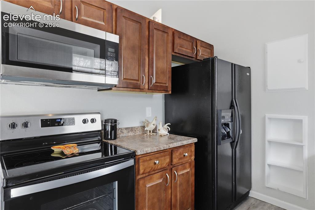 Image 10 of 36: Kitchen