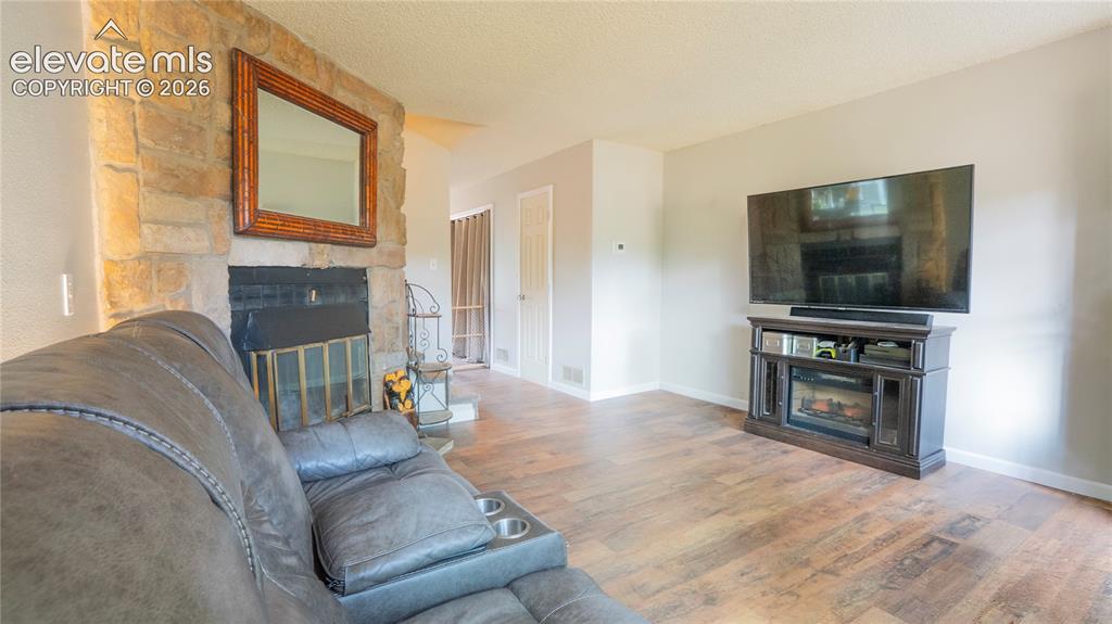 Image 3 of 15: Living Room