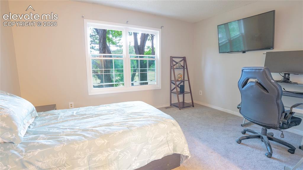 Image 8 of 15: Bedroom
