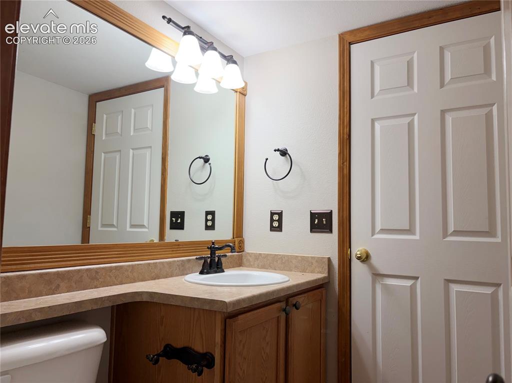 Image 14 of 35: Kitchen