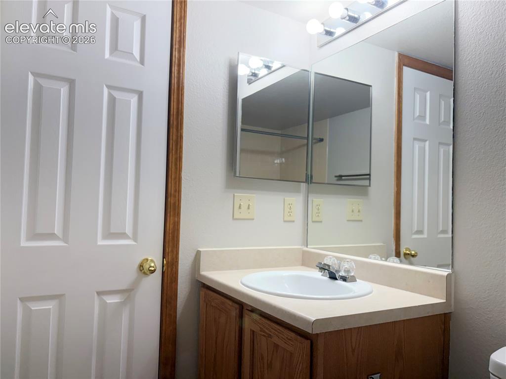 Image 17 of 35: Bathroom