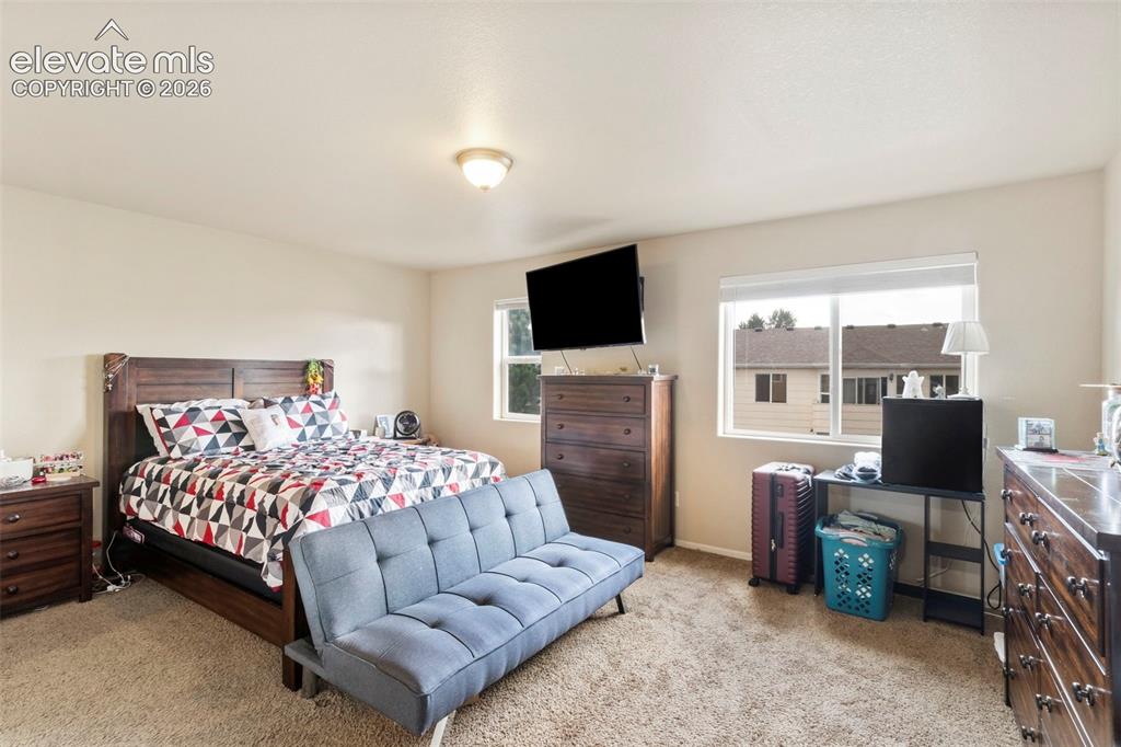 Image 10 of 36: Bedroom