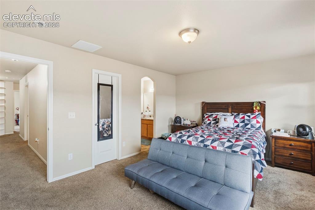 Image 11 of 36: Bedroom