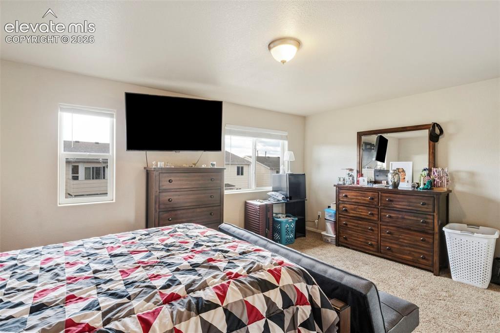 Image 13 of 36: Bedroom