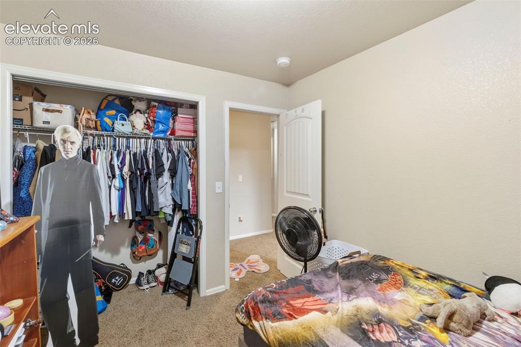 Image 18 of 36: Bedroom