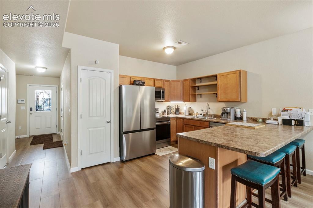 Image 5 of 36: Kitchen