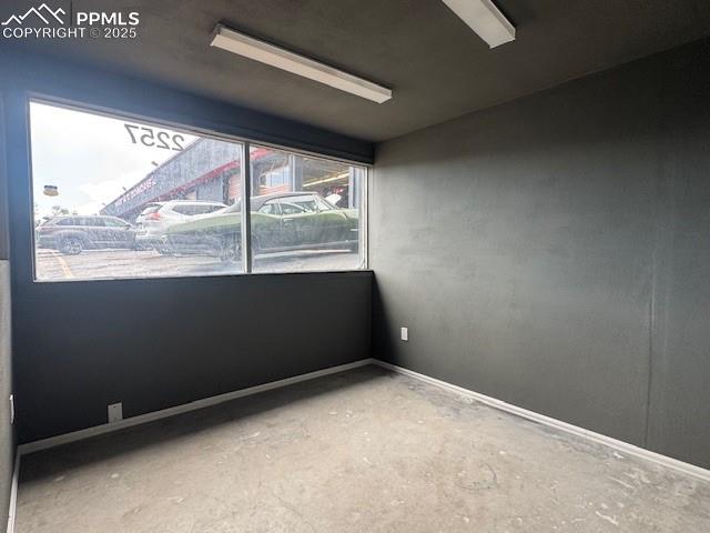 Image 6 of 9: office area 