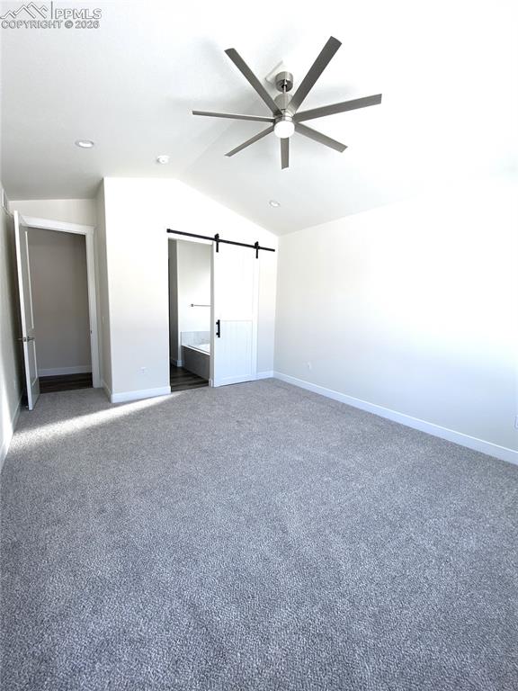 Image 15 of 27: Bedroom