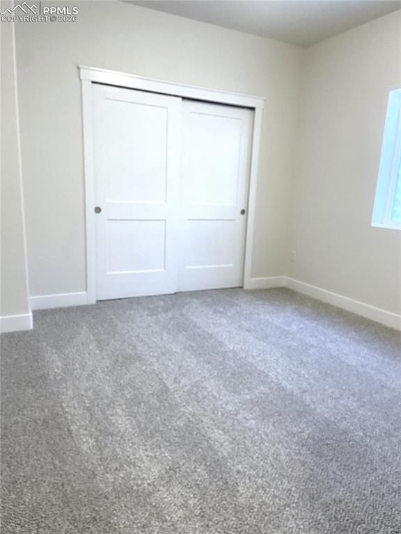 Image 24 of 27: Bedroom