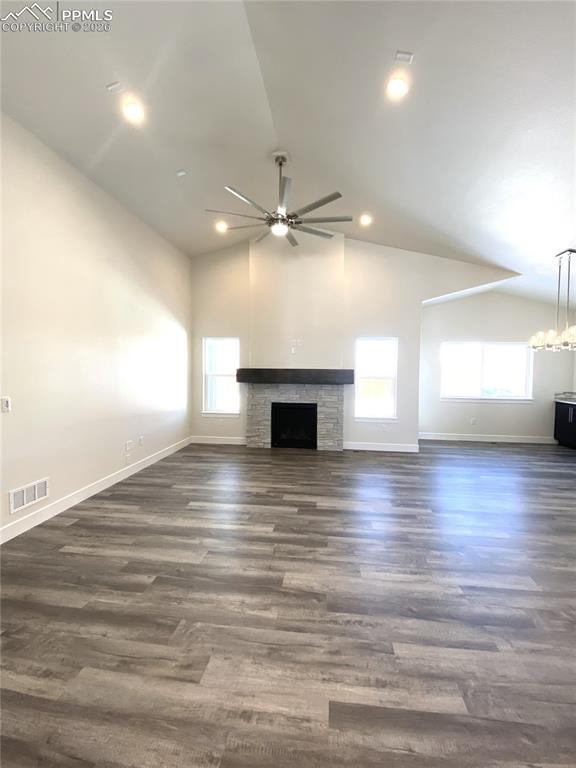 Image 6 of 27: Living Room