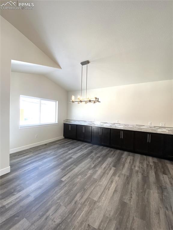 Image 8 of 27: Dining Area