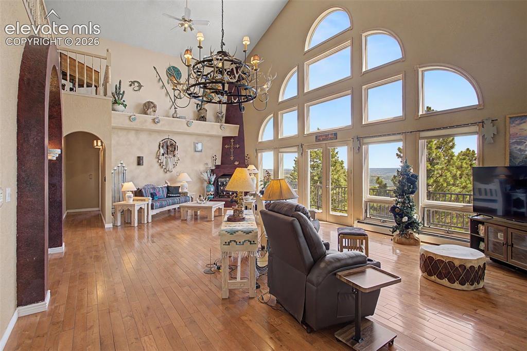 Image 10 of 30: Living Room