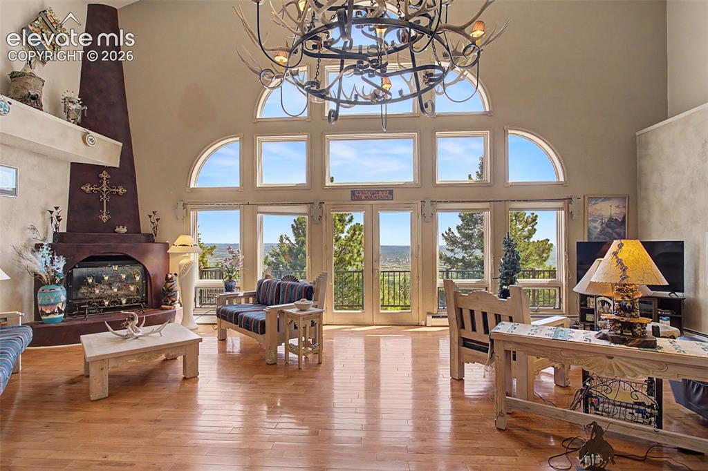 Image 9 of 30: Living Room