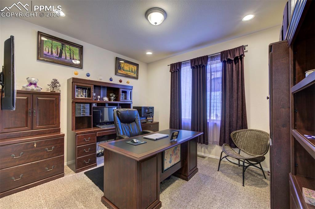 Image 14 of 43: Office