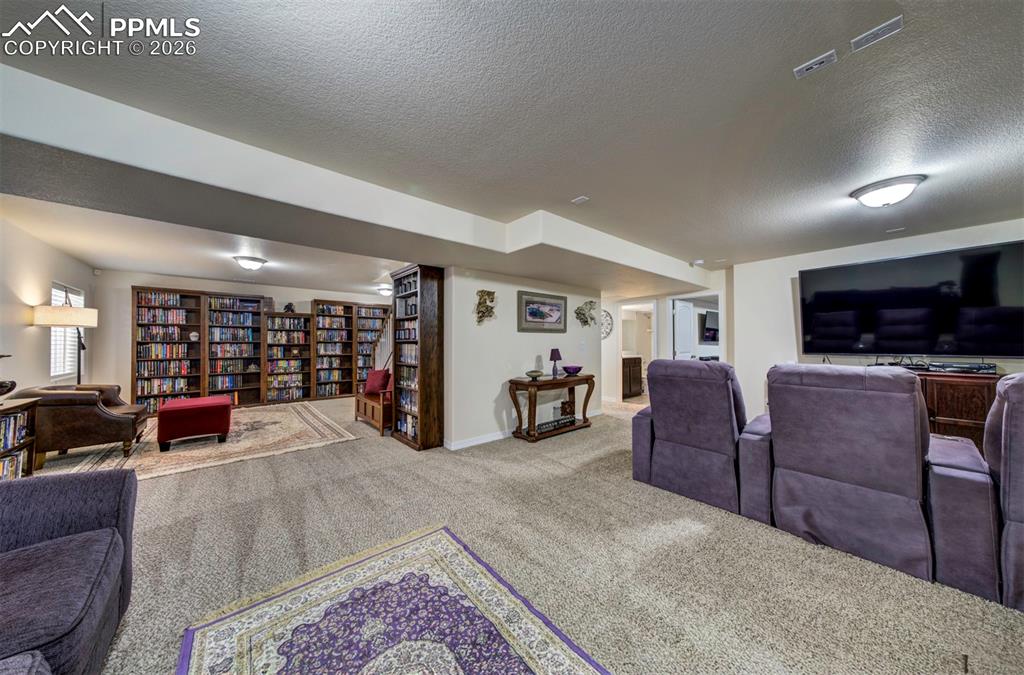 Image 26 of 43: Living Room