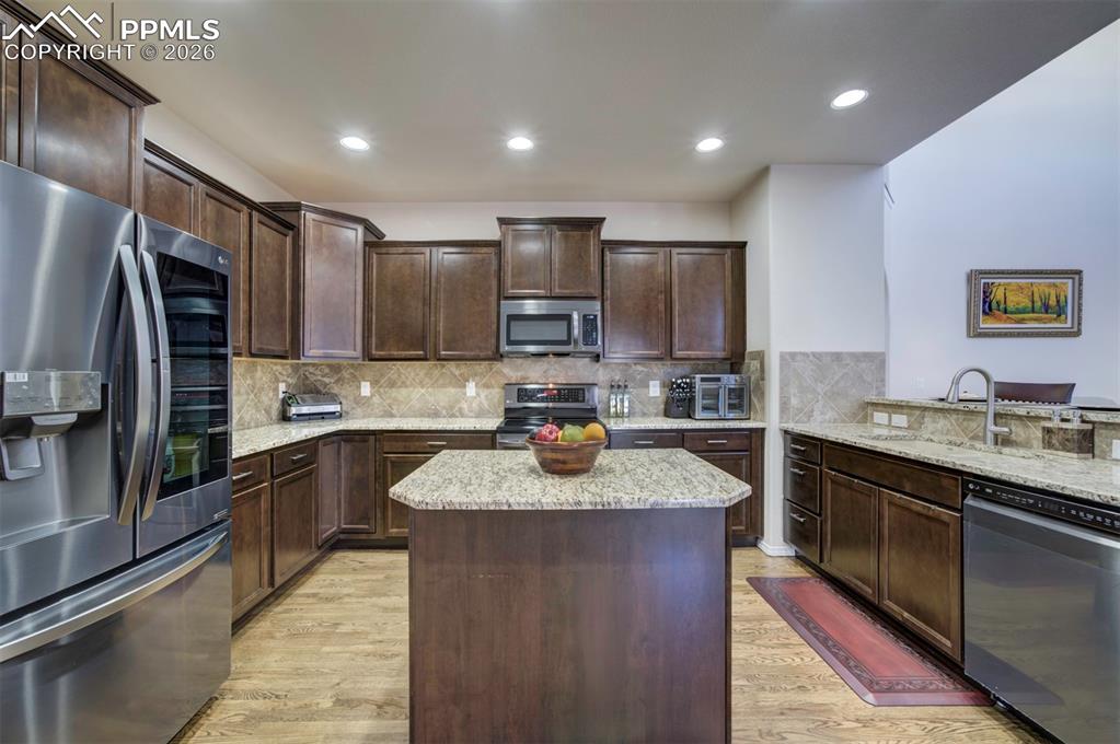 Image 6 of 43: Kitchen