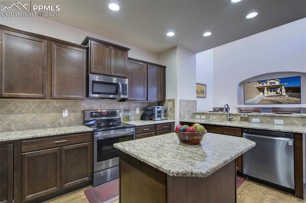 Image 7 of 43: Kitchen