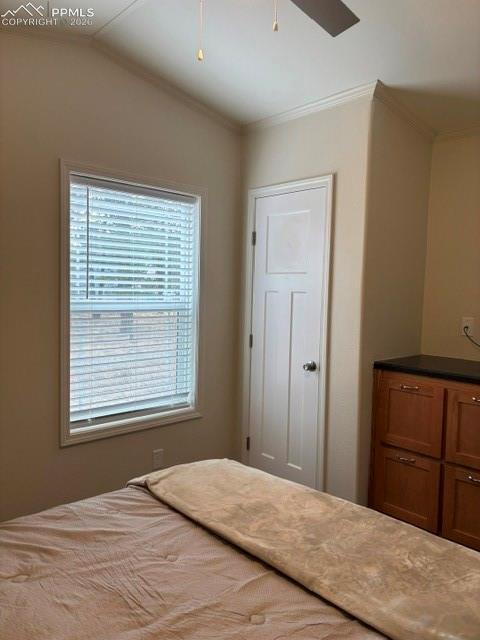 Image 12 of 18: Bedroom