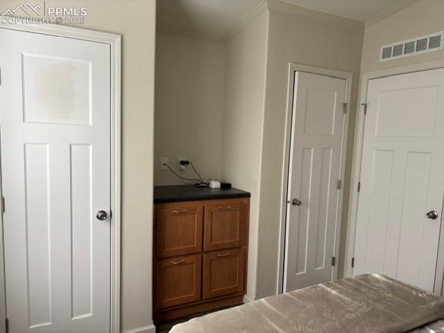 Image 13 of 18: Bedroom