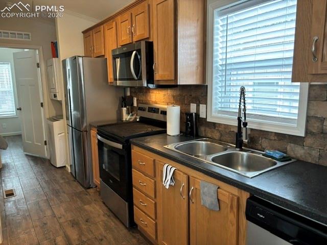 Image 7 of 18: Dining Area