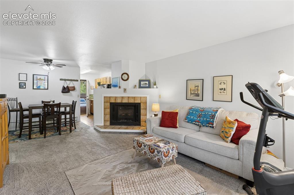 Image 7 of 12: Living Room