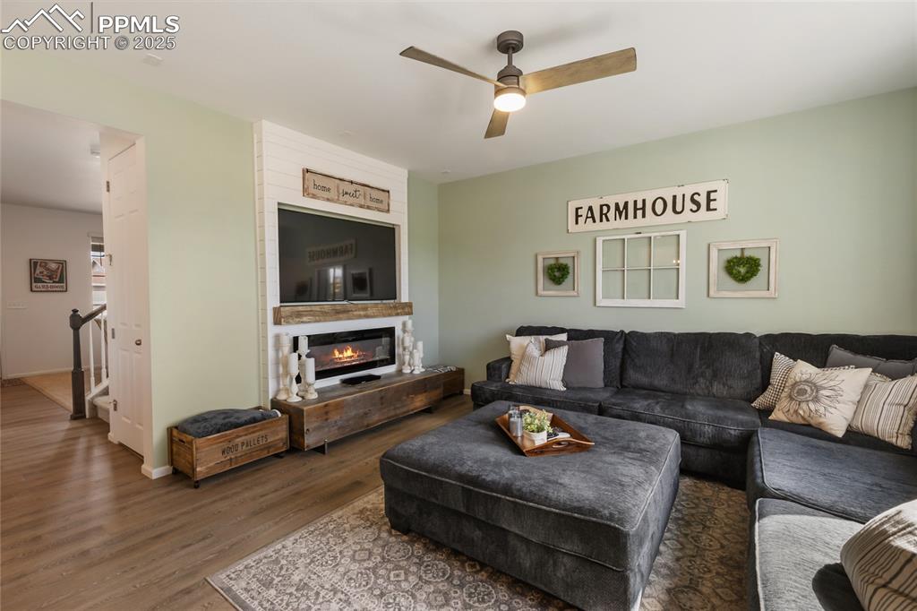 Image 10 of 40: Family Room Tons Of Natural Light