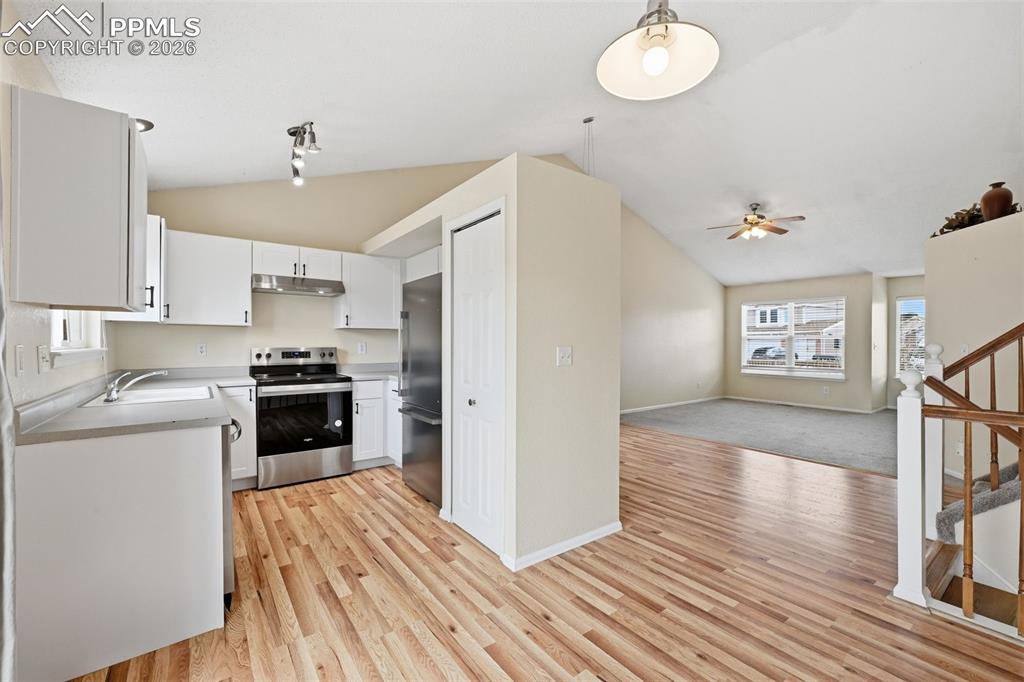 Image 11 of 37: Kitchen