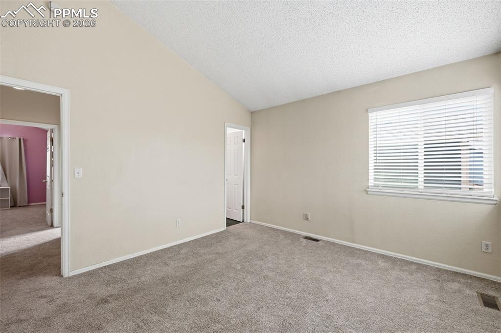 Image 17 of 37: Bedroom