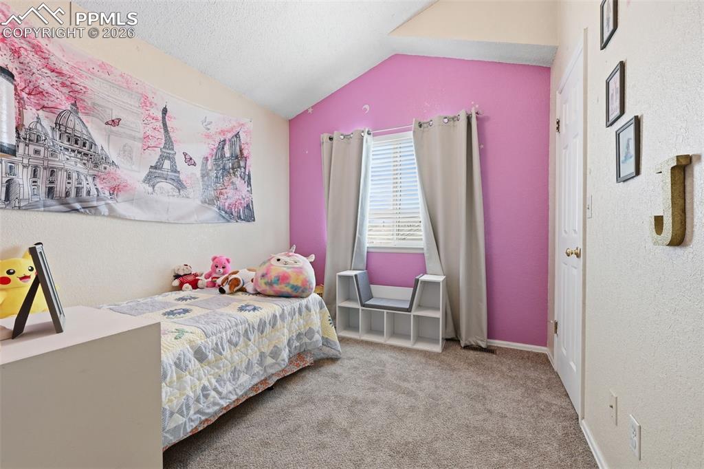 Image 19 of 37: Bedroom