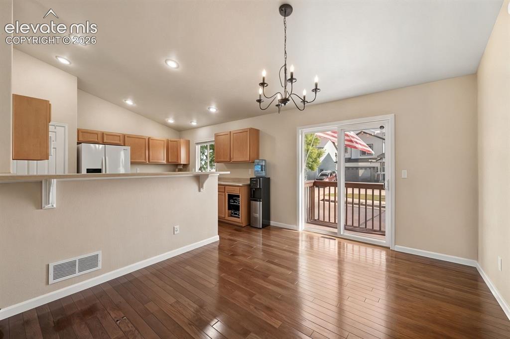 Image 11 of 37: Dining Room